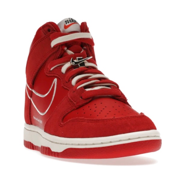 Brand new in box Nike Dunk High SE University Red  Men’s 8/Women’s 9.5 - Picture 1 of 5